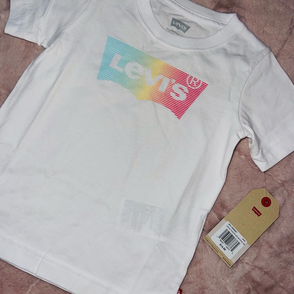 Levi’s T-shirt
